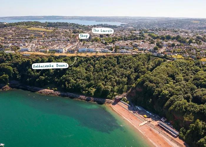 Laurels- 3-Beds, Parking, Short Walk To Beach