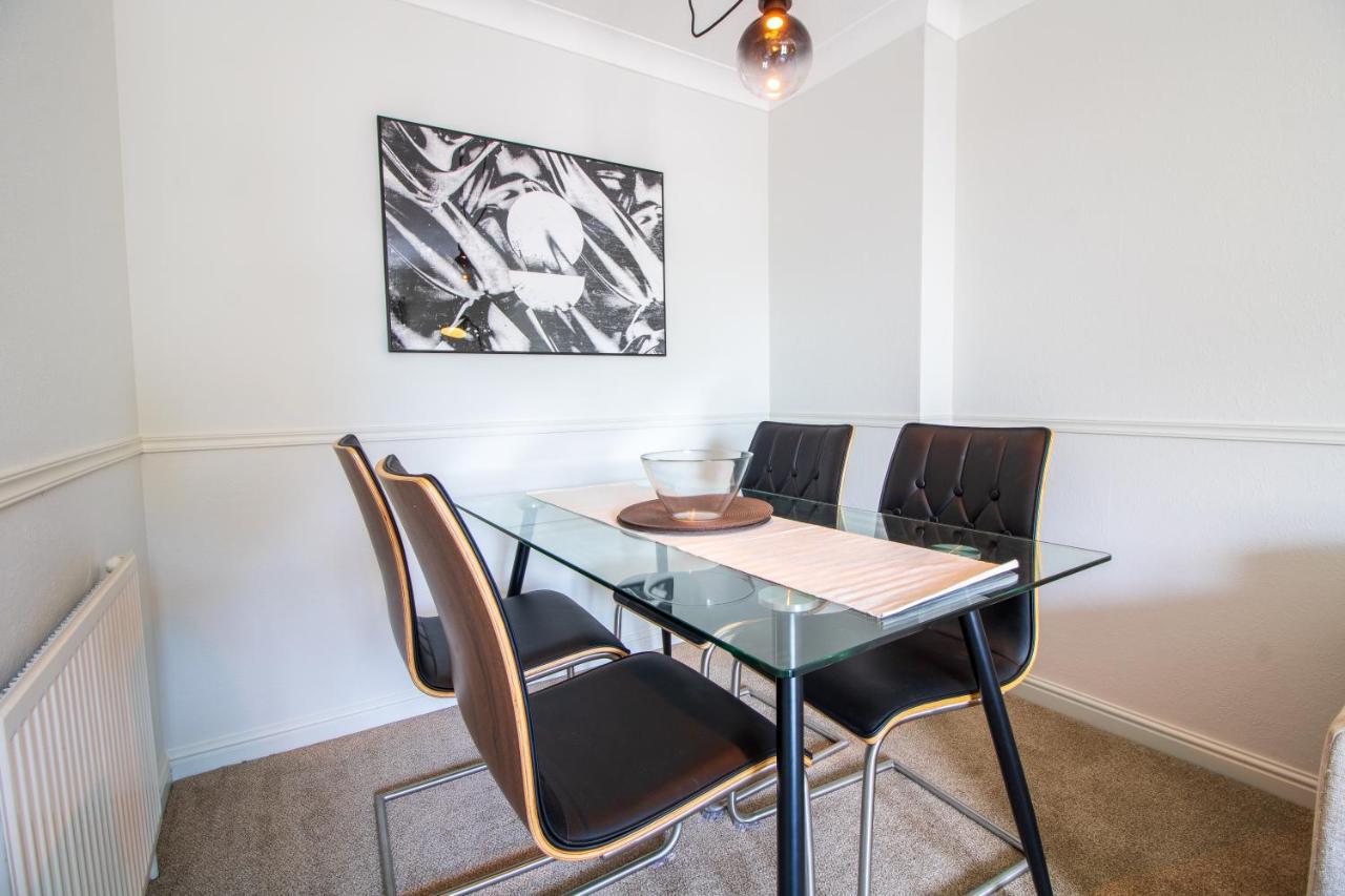 Laurels- 3-beds, Parking, Short Walk To Torquay
